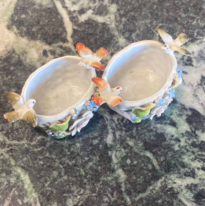 PAIR OF AS FOUND MINI FLORAL CERAMIC BASKETS WITH BIRDS