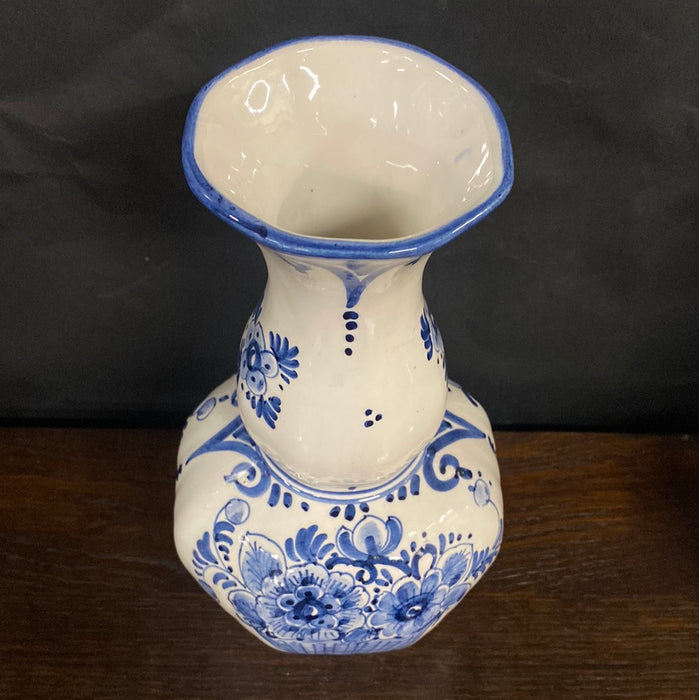 PAIR OF DELFT BULBOUS FLORAL BASKET VASES