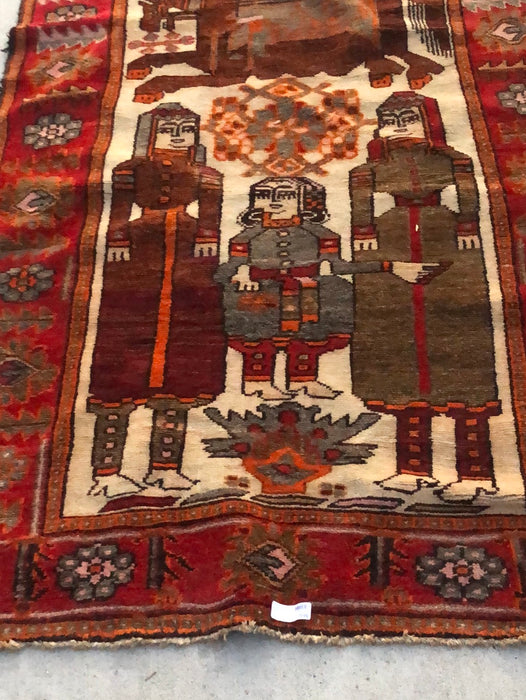 PERSIAN HAND TIED RUG WTH WOMEN