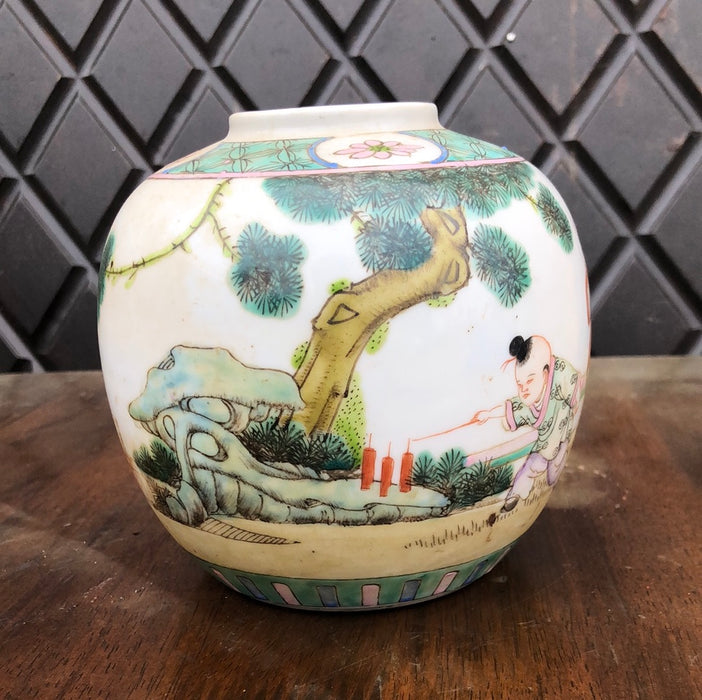 ASIAN GREEN AND WHITE JAR - NO LID