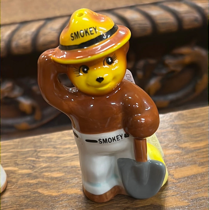 PAIR OF SMOKEY BEAR SALT AND PEPPER SHAKERS