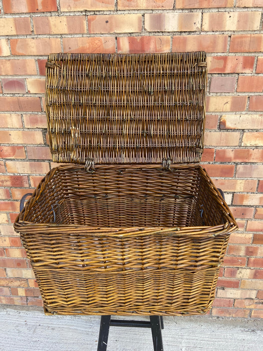 WICKER BASKET WITH LID (NOT OLD)