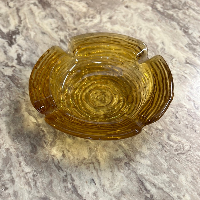 SMALL YELLOW SWIRLY GLASS ASHTRAY