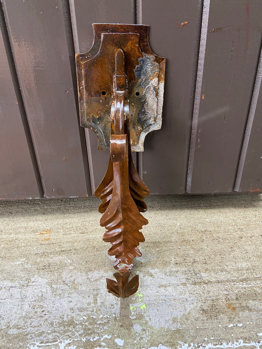 SINGLE ARM FOLIATE RUSTY IRON HOOK