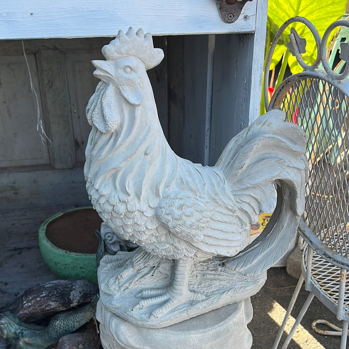 SMALL CONCRETE ROOSTER