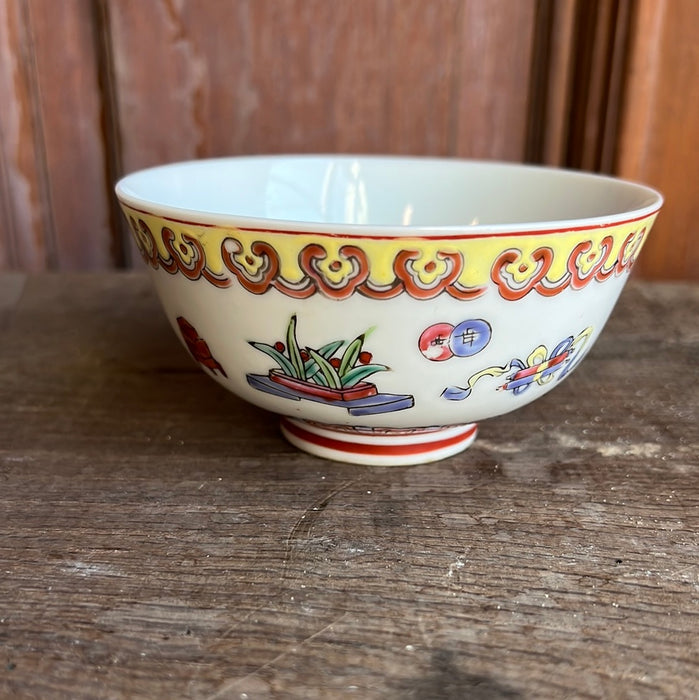 SMALL CHINESE BOWL WITH PLANTS AND HOME DECOR DESIGN