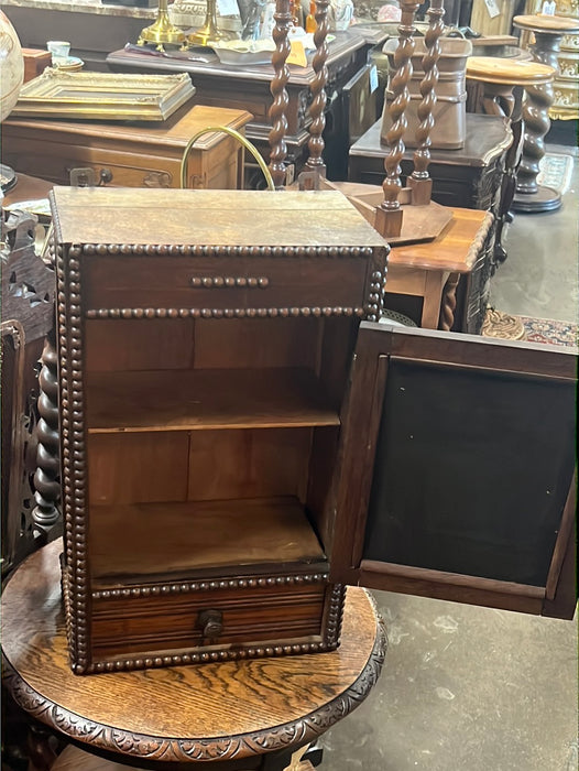 BEVELED MIRROR PINE MEDICINE CABINET WITH BEADING