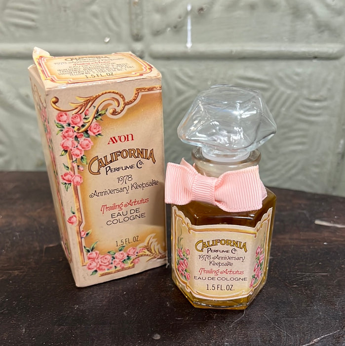 AVON 1978 ANNIVERSARY KEEPSAKE TRAILING ARBUTUS COLOGNE