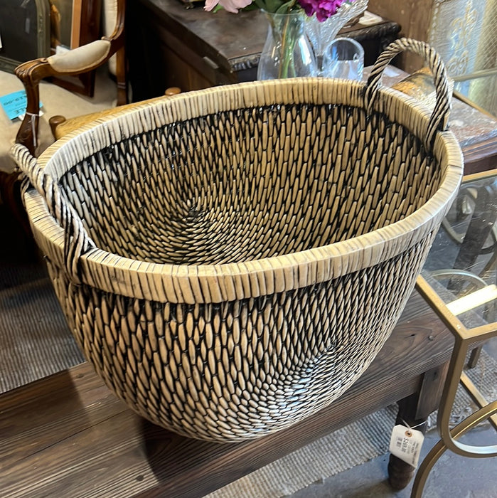 EXTRA LARGE AND STURDY BASKET BIN WITH HANDLES