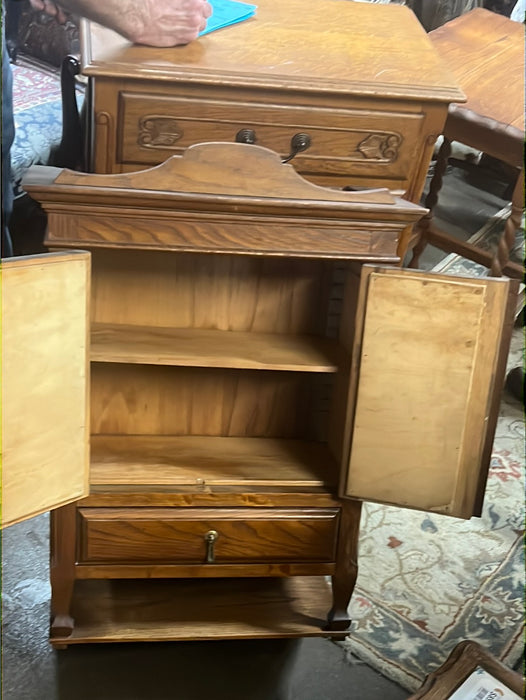 OAK WALL CABINET