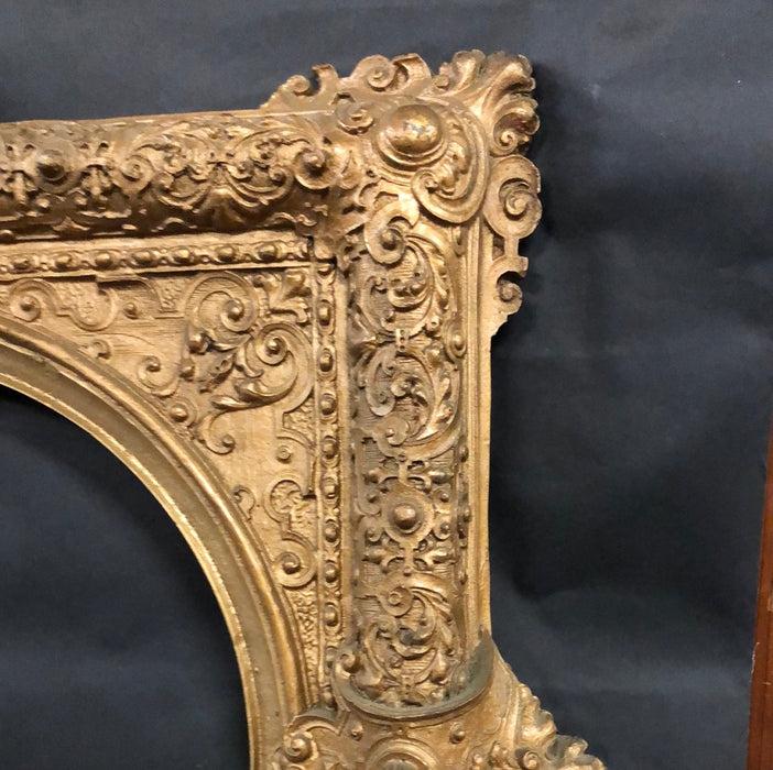 SQUARE ORNATE GOLD FRAME WITH ROUND OPENING EACH