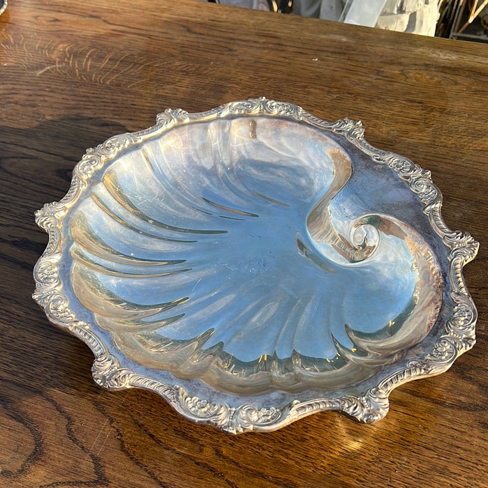 LARGE SILVER PLATE SHELL SHAPED FOOTED TRAY