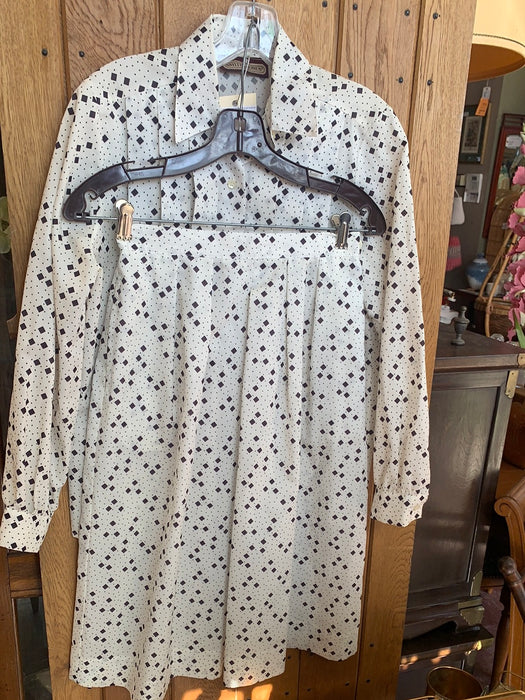 BLACK AND WHITE SQUARE AND DOT PATTERN SKIRT AND SHIRT SET