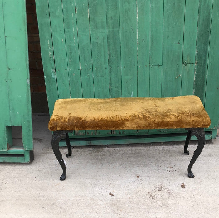 CABRIOLE IRON LEG RADIO BENCH WITH GOLD CUSION TOP