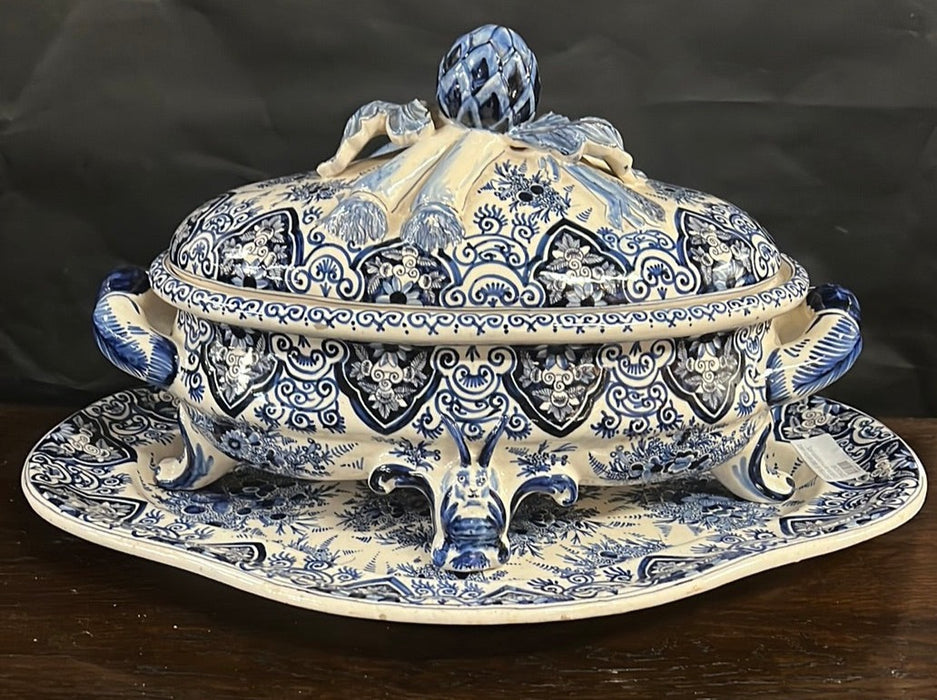 DELFT BLUE AND WHITE LARGE TUREEN WITH UNDERPLATE