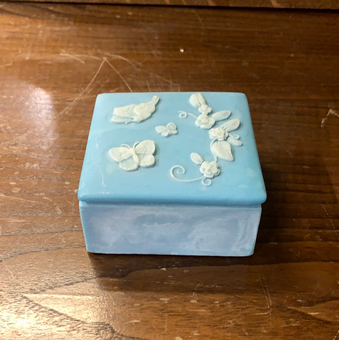 BLUE BOX WITH BUTTERFLIES
