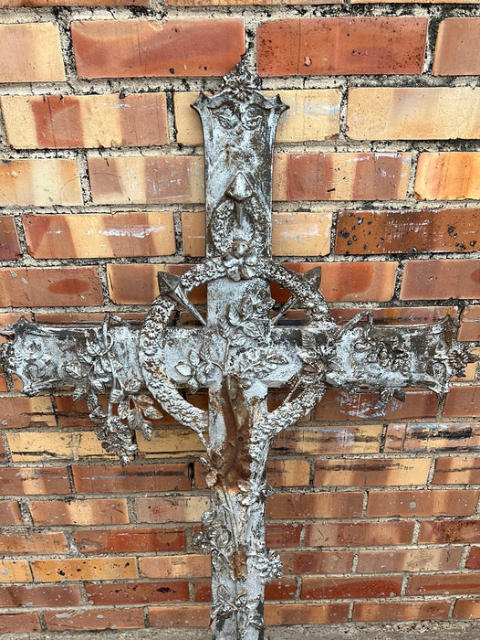 SILVER COLOR VINEY IRON FRENCH FIELD CROSS