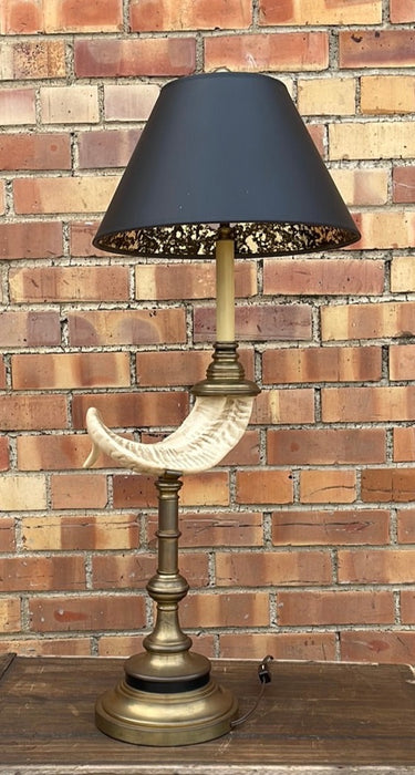 BRASS AND RAM HORN TABLE LAMP