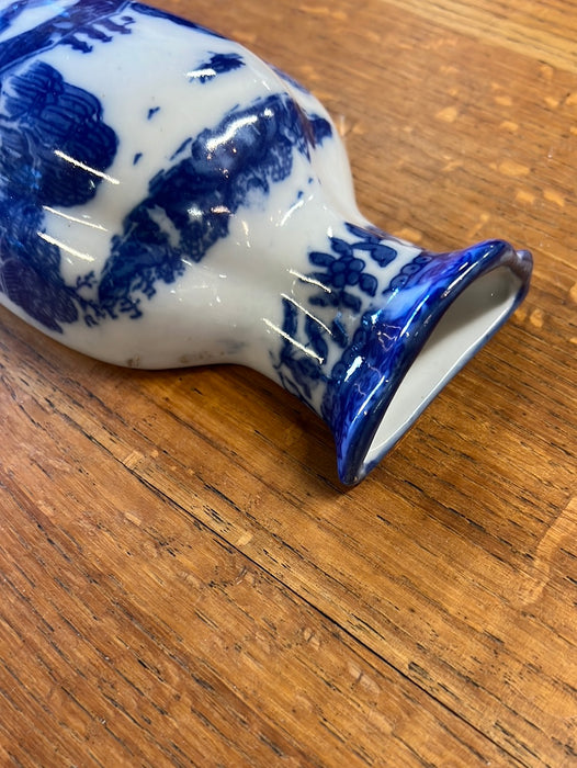 BLUE AND WHITE PORCELAIN WALL POCKET WITH BRIDGE SCENE