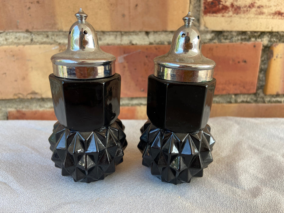 PAIR OF AMETHYST SHAKERS