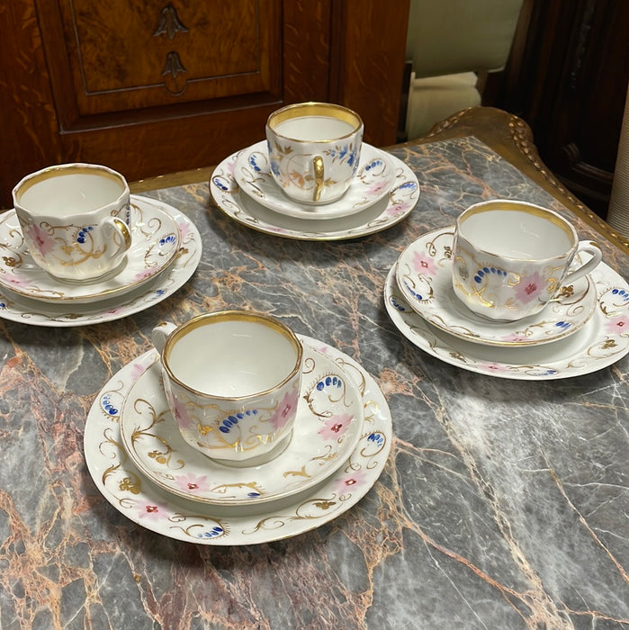 OLD PARIS TEA SET WITH 18 PIECES