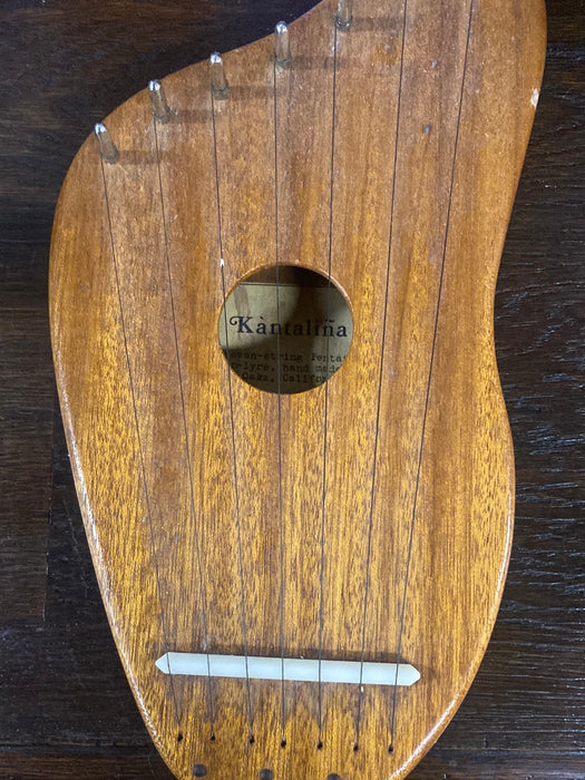 1983 LYRE HARP MAHOGANY "KATALIÑA"