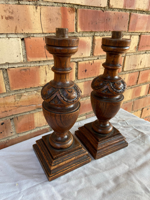 PAIR OF SHORT CARVED OAK POSTS