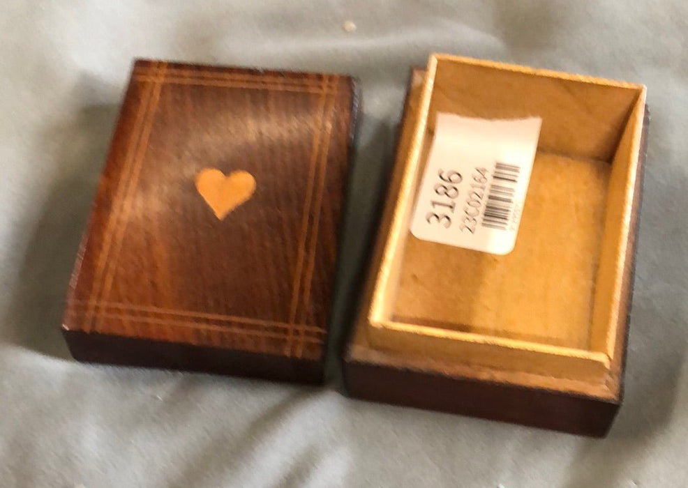 SMALL ROSEWOOD HEART BOX