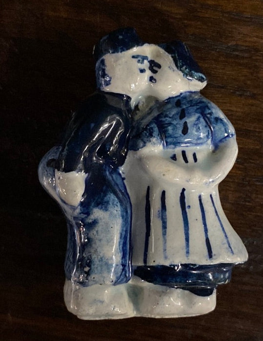 DELFT MAN AND WOMAN FIGURINE