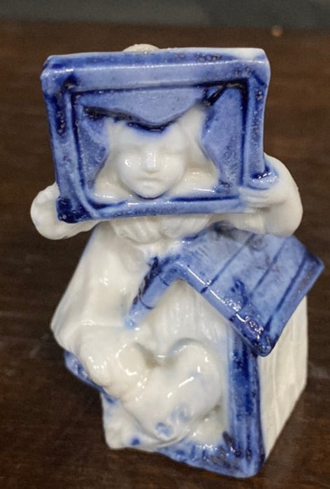 DELFT GIRL WITH HEAD IN FRAME FIGURINE