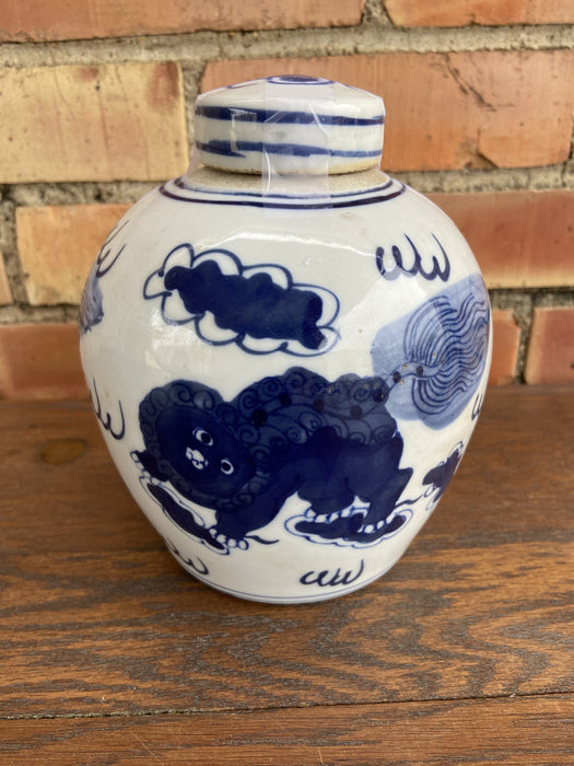 CHINESE BLUE AND WHITE GINGER JAR
