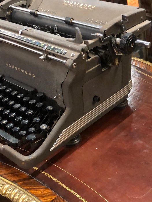 UNDERWOOD TYPEWRITER