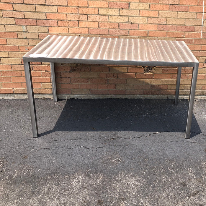 STAINLESS STEEL TABLE