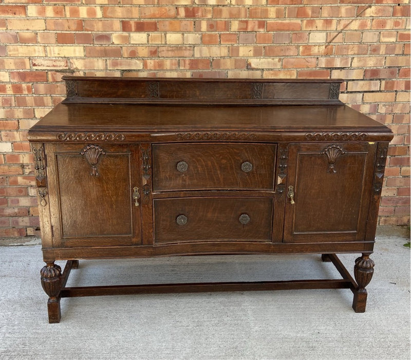 1930S ENGLISH OAK BUFFET WITH CARVED LEGS