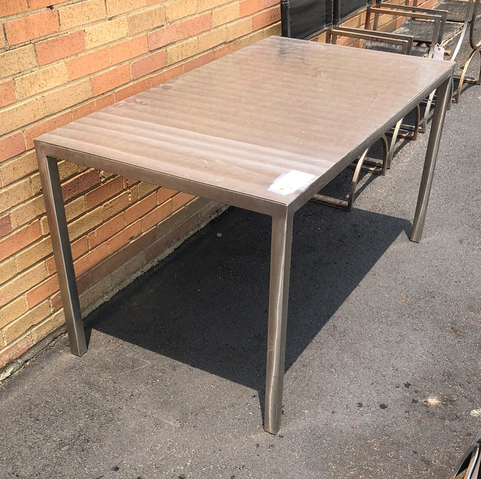 STAINLESS STEEL TABLE