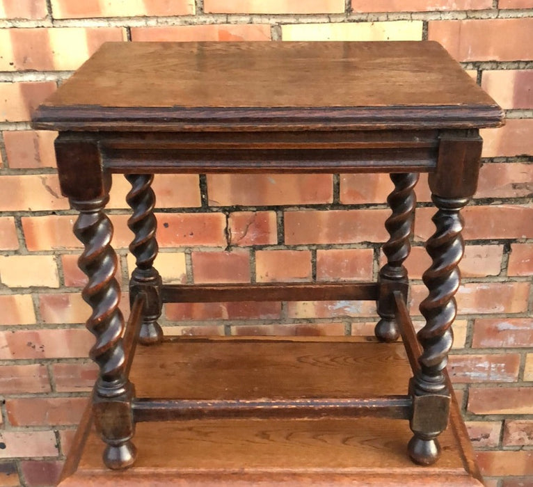 SMALL OAK BARLEY TWIST TABORET