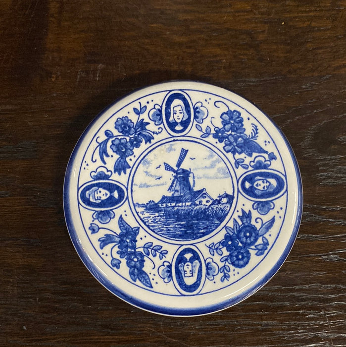 SMALL DELFT LIDDED JAR "GOUDSE STROOPWAFEL"