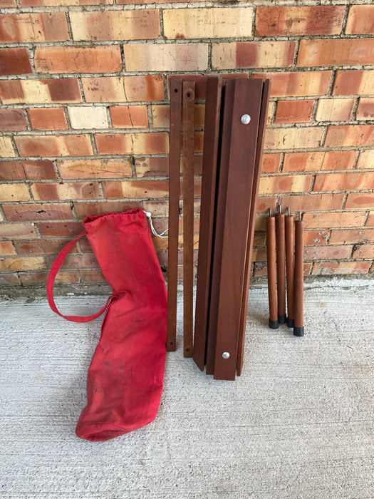 COLLAPSABLE LOW PICNIC TABLE IN CANVAS BAG