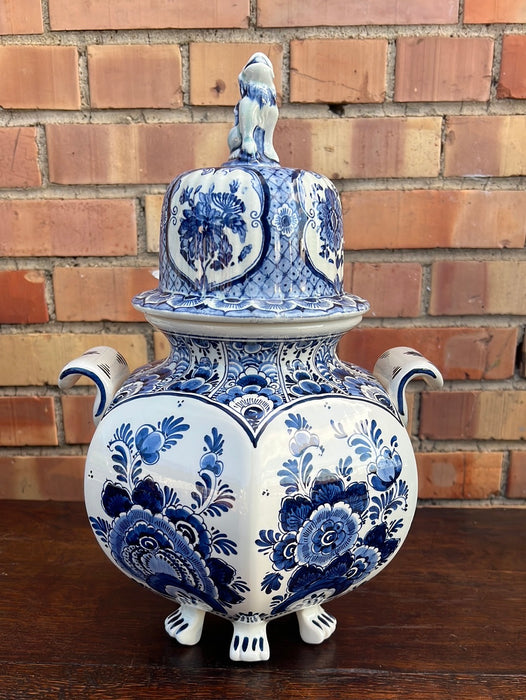 MEDIUM DELFT FLORAL GINGER JAR WITH FOO DOG AND HANDLES