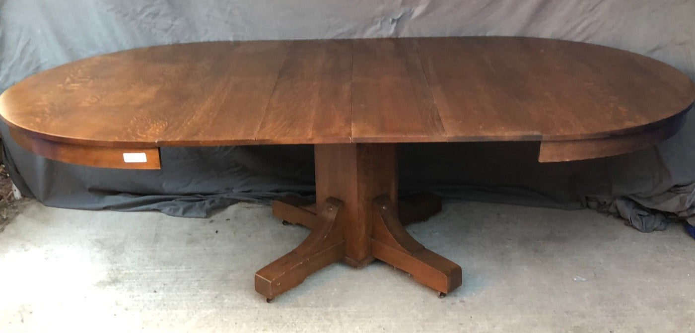 MISSION OAK STYLE ROUND LEAF TABLE WITH FOUR LEAVES