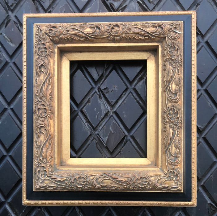 SMALL BLACK AND GOLD ORNATE FRAME