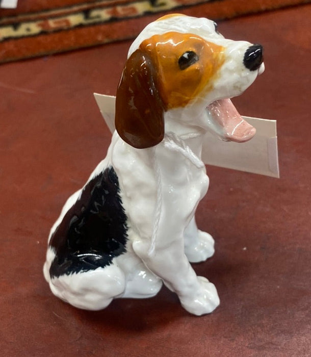 ROYAL DOULTON YAWINING DOG