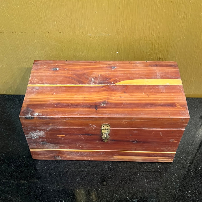 SMALL CEDAR BOX