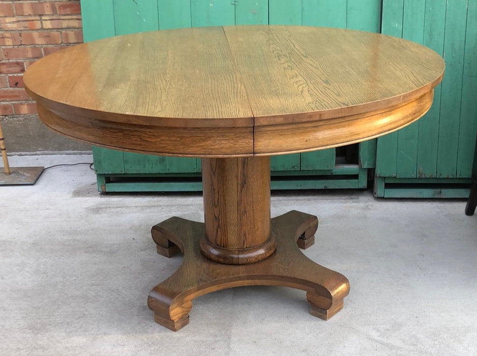 EMPIRE OAK 48" ROUND TABLE WITH 3 LEAVES