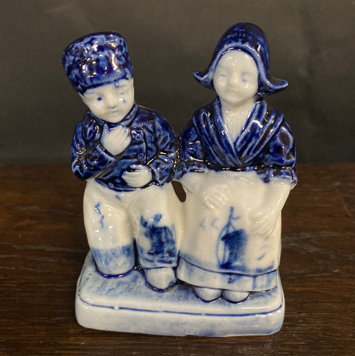 DELFT MAN AND WOMAN FIGURINE