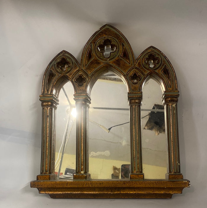 TINY GOTHIC COMPOSITION GOLD MIRROR