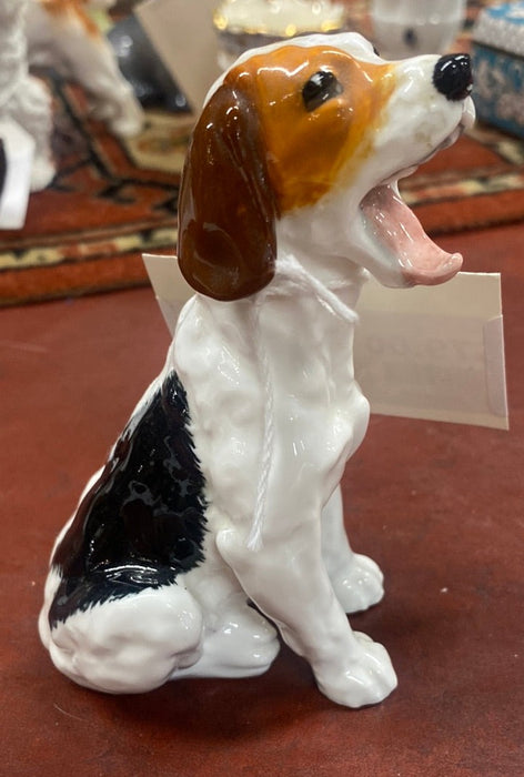 ROYAL DOULTON YAWINING DOG