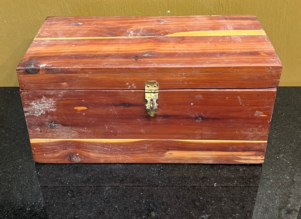 SMALL CEDAR BOX