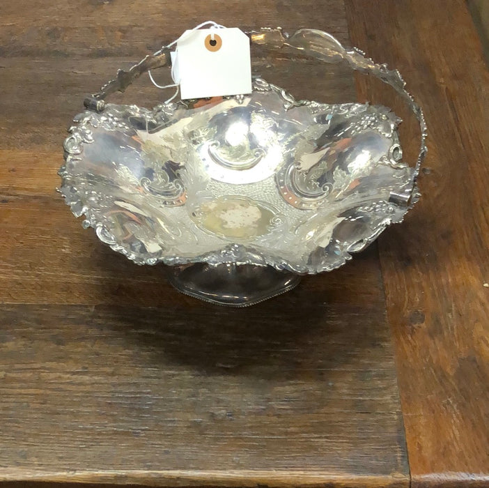 SILVERPLATE GRAPE MOTIF HANDLED BASKET