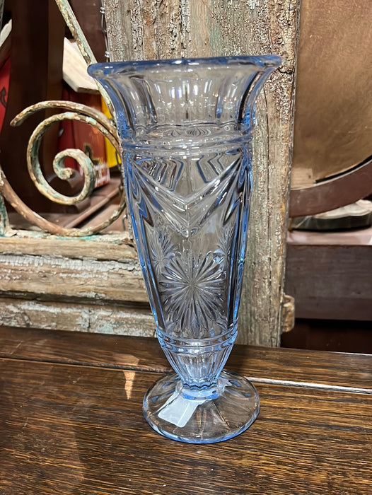 LAVENDAR PRESSED GLASS DECO VASE